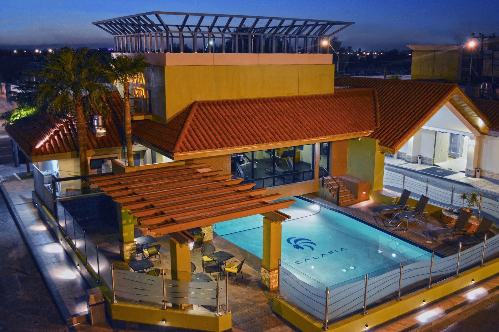Hotel Calafia Мехикали Экстерьер фото